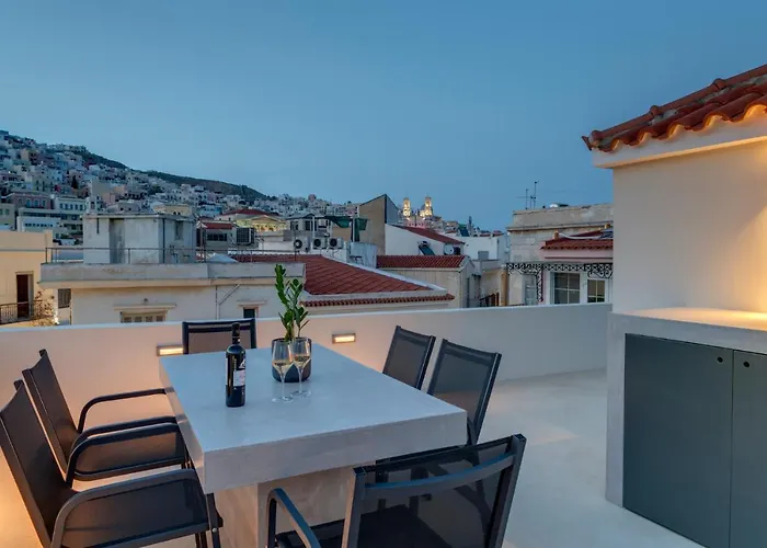 The Heart Of Syra - Your In Apartamento