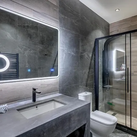 Apartment The Heart Of Syra - Your In Ermoupolis *