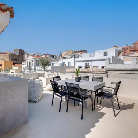 The Heart Of Syra - Your In Ermoupolis Apartment