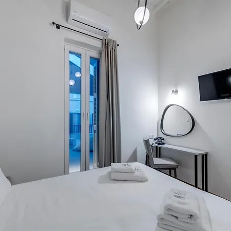 Apartment The Heart Of Syra - Your In Ermoupolis *